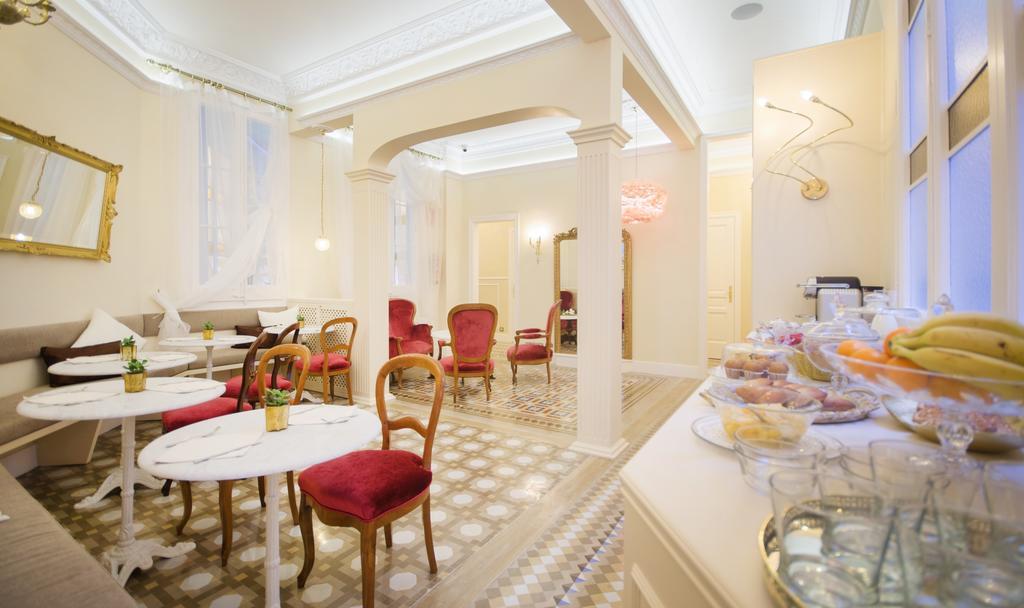 Anakena House Bed & Breakfast Barcelone Extérieur photo