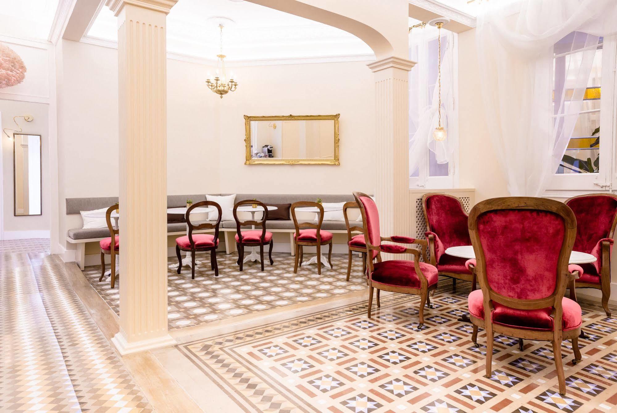 Anakena House Bed & Breakfast Barcelone Extérieur photo